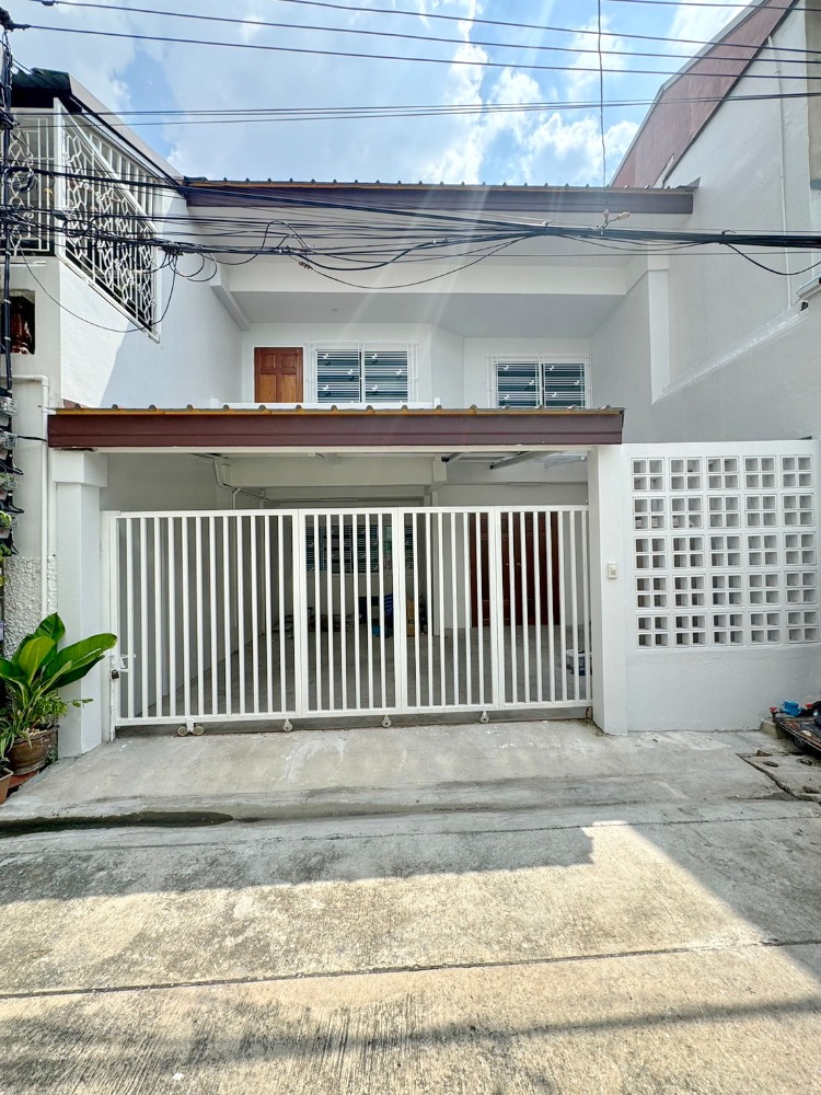 ให้เช่าทาวน์โฮมรัชดา ห้วยขวาง : HK0207😊 For RENT ให้เช่า ทาวน์เฮ้าส์ 2 ชั้น,🚪2 ห้องนอน🚄ใกล้ MRT ห้วยขวาง🏢ห้วยขวาง🔔พื้นที่บ้าน:22ตร.วา🔔พื้นที่ใช้สอย:150ตร.ม.💲เช่า:30,000฿📞O99-5919653,O65-9423251✅LineID:@sureresidence