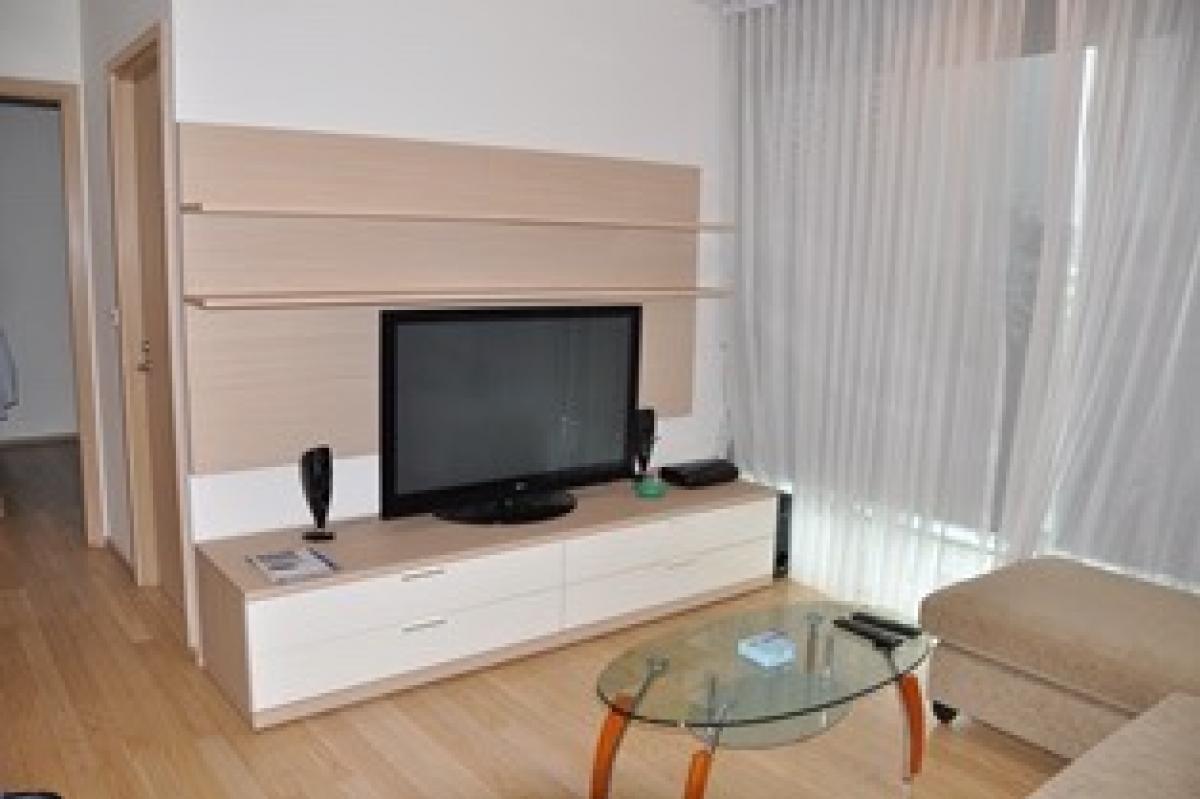 ขายคอนโดสุขุมวิท อโศก ทองหล่อ : 📢👇Rare item, 3 beds at Siri@Sukhumvit .Good deal also with free internet, good location in Thonglor, fully furnished, pool view, walking distance to Community Malls, Starbucks, 7-11 (right next door), restaurants. Very convenient for traveling from both S