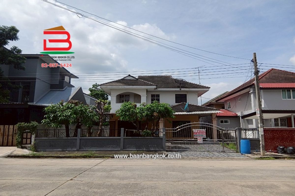 ขายบ้านมีนบุรี-ร่มเกล้า : บ้านเดี่ยว หมู่บ้าน พนาสนธิ์ การ์เด้นโฮม 3 เนื้อที่ 69.4 ตรว. ถ.ร่มเกล้า แขวงแสนแสบ เขตมีนบุรี กรุงเทพฯ