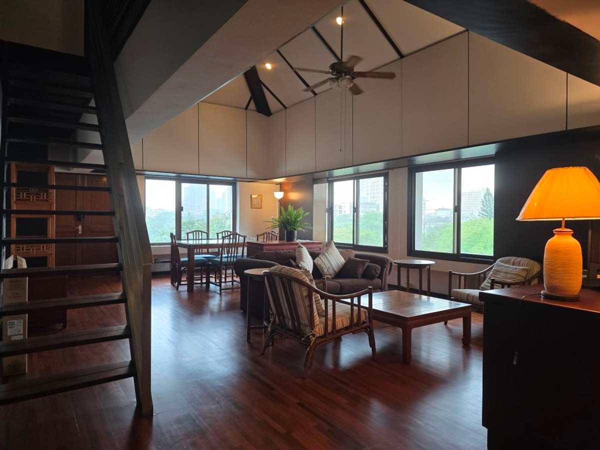 For RentHome OfficeAri,Anusaowaree : Low-rise apartment, area 200 sq m., 3 bedrooms, loft room 10-15min walk from BTS Ari