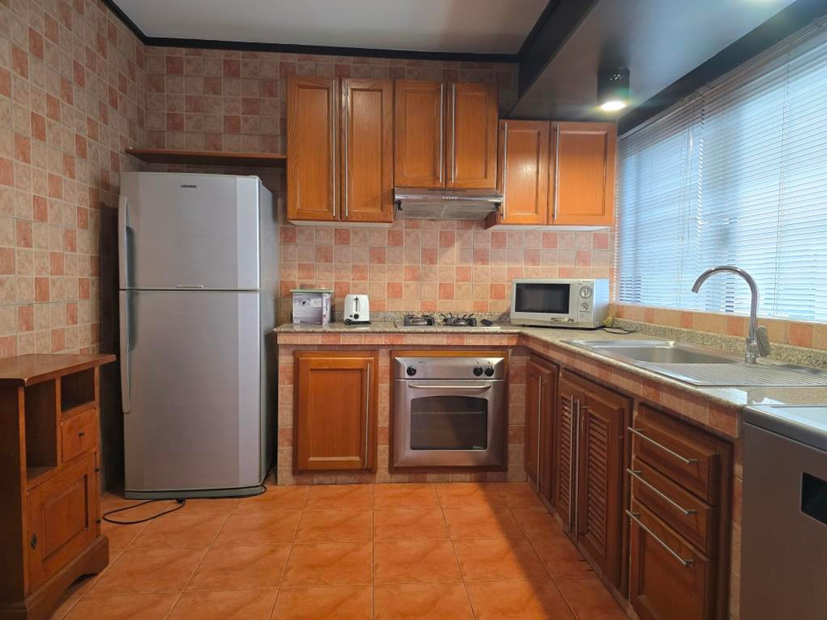 For RentAri,Anusaowaree : Low-rise apartment, area 200 sq m., 3 bedrooms, loft room 10-15min walk from BTS Ari