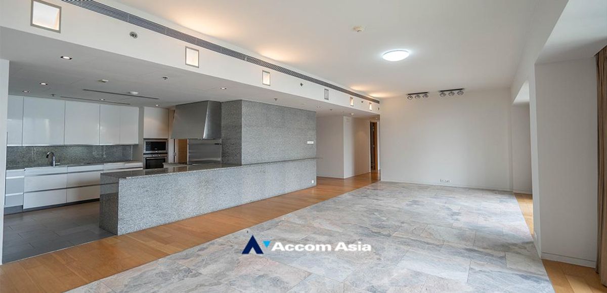 For RentCondoSathorn, Narathiwat : 🔼 AccomA🔽 Luxury condominium with city views and elegant bath (AA30079)