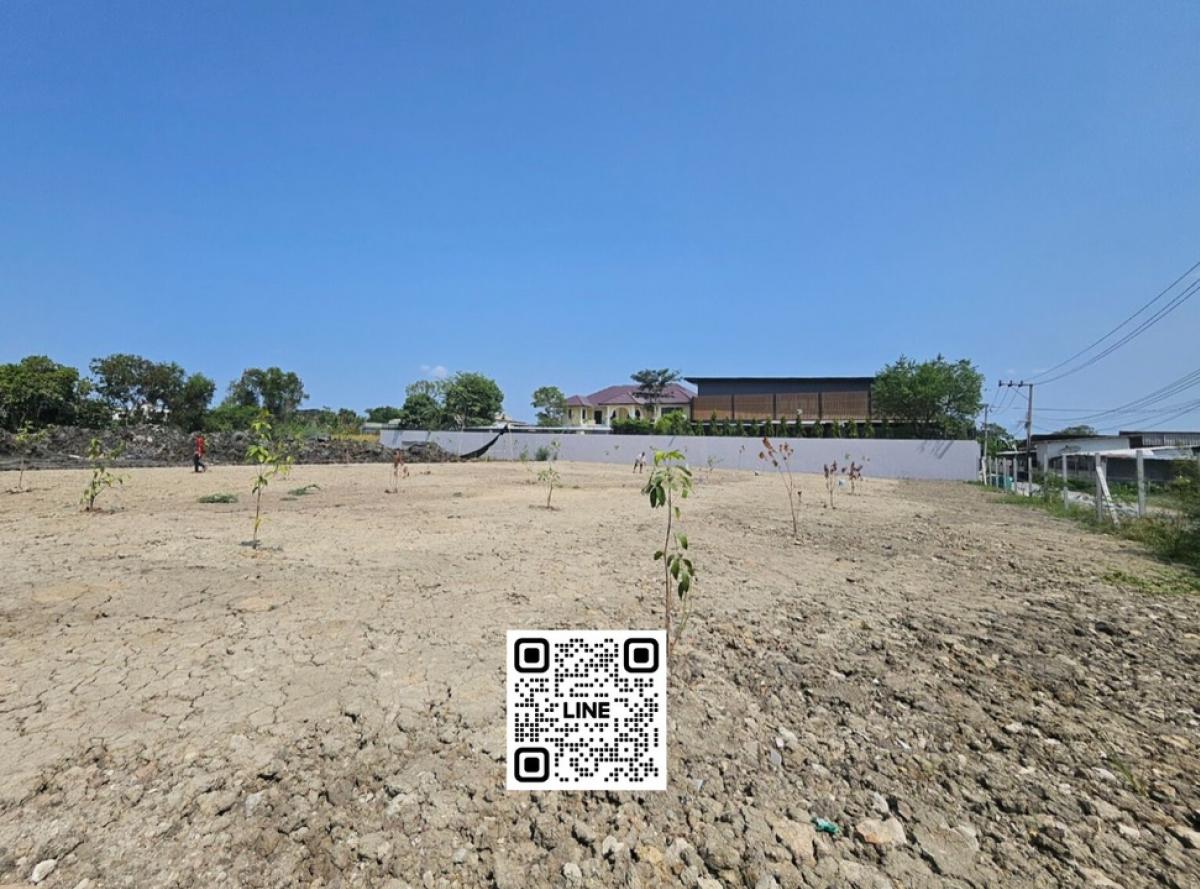 For SaleLandPattanakan, Srinakarin : 🏘️Land for sale in Krungthep Kreetha, Soi 37, 900 meters from Krungthep Kreetha Road, 1.1 km from Srinakarin-Romklao Road.