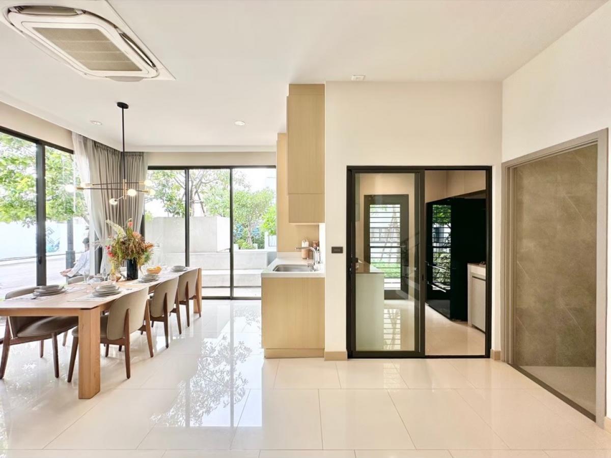 For SaleHousePattanakan, Srinakarin : For sale Aerie Krungthep Kreetha 350 Sq.m 4 bed 4 bath only 19,000,000 contact 086-795-9997 (Jim)