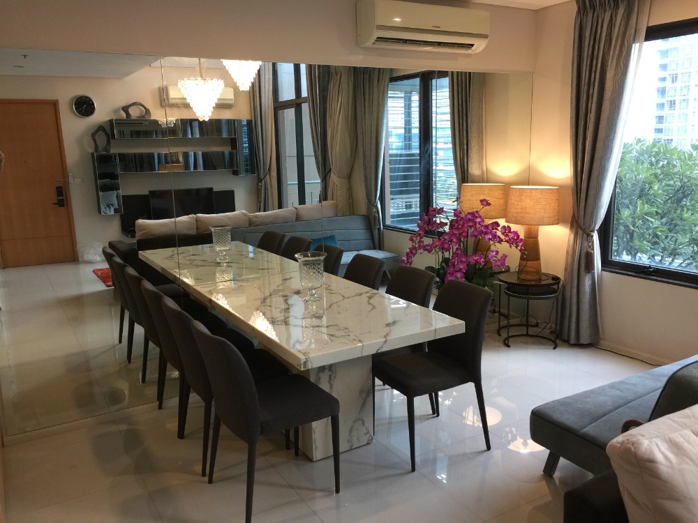 For SaleCondoRama9, Petchburi, RCA : For Sell! Villa Asoke cloes 1 bed 2 bath near asoke 80sqm Good condo, big room, near BTS, very good location, dont miss it.