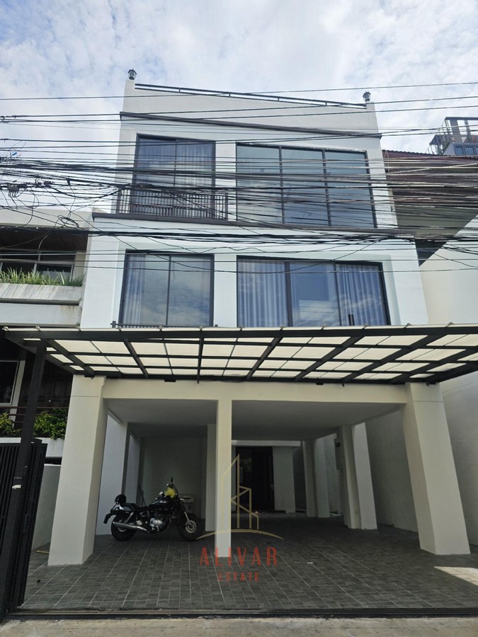 For RentHome OfficeSukhumvit, Asoke, Thonglor : RH100824 Home office for rent, 4 bedrooms, 6 bathrooms, Thonglor 20