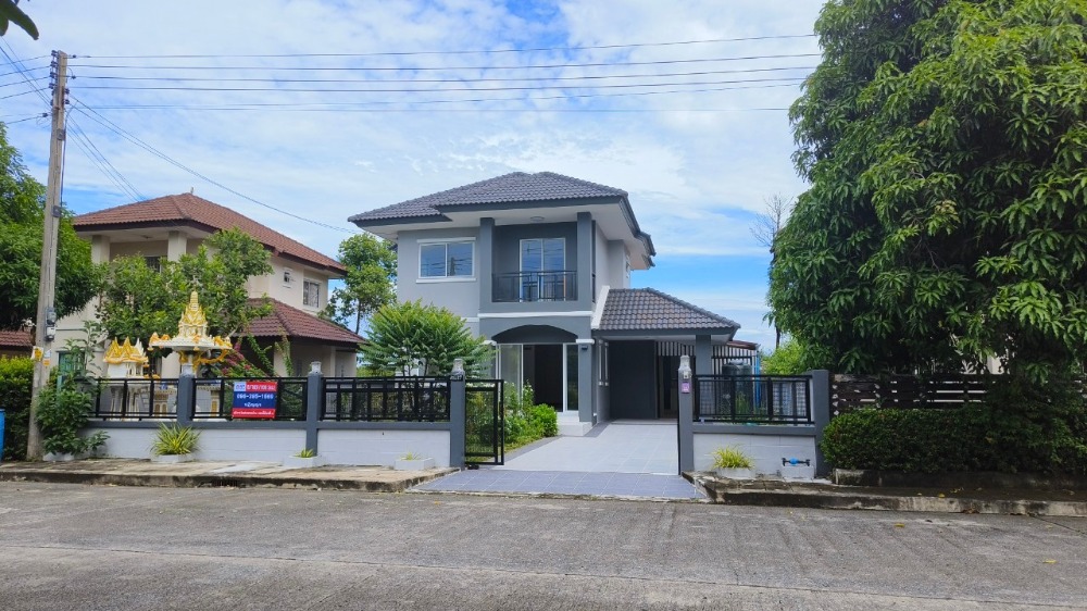 For SaleHousePathum Thani,Rangsit, Thammasat : Single house on the main road, newly renovated, ready to move in, quiet atmosphere, not crowded