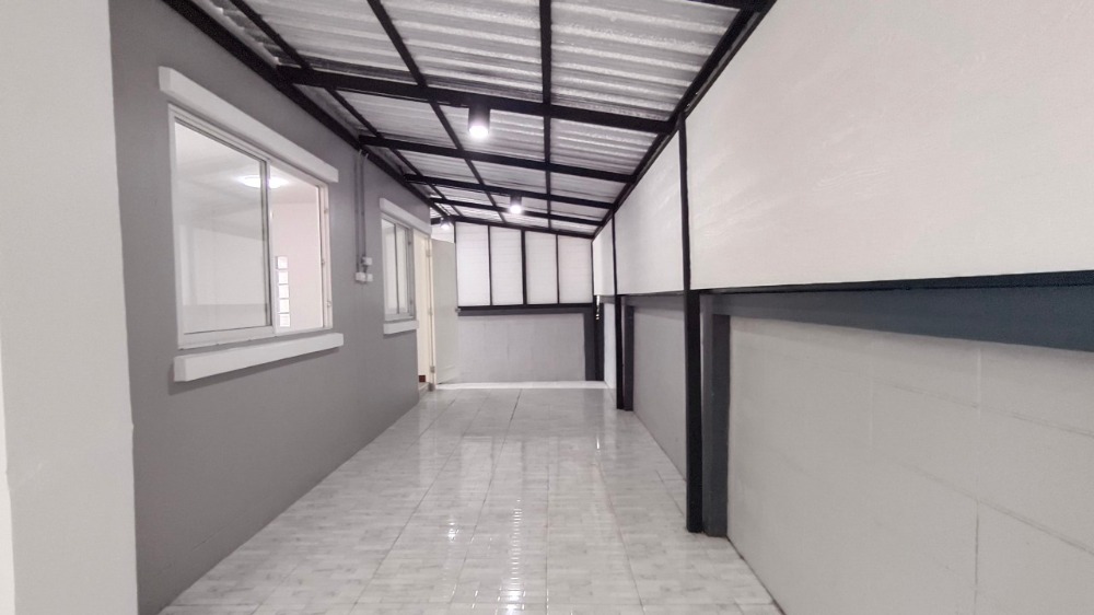 For SaleHousePathum Thani,Rangsit, Thammasat : Single house on the main road, newly renovated, ready to move in, quiet atmosphere, not crowded