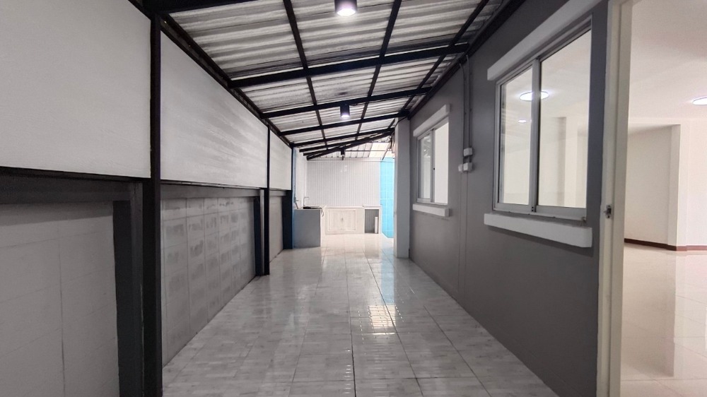 For SaleHousePathum Thani,Rangsit, Thammasat : Single house on the main road, newly renovated, ready to move in, quiet atmosphere, not crowded