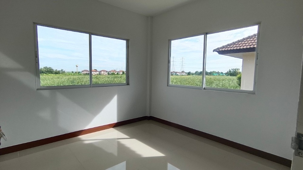 For SaleHousePathum Thani,Rangsit, Thammasat : Single house on the main road, newly renovated, ready to move in, quiet atmosphere, not crowded