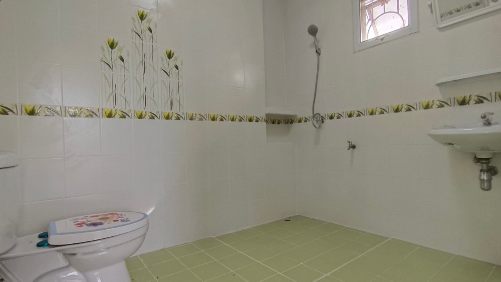 For SaleHousePathum Thani,Rangsit, Thammasat : Single house on the main road, newly renovated, ready to move in, quiet atmosphere, not crowded