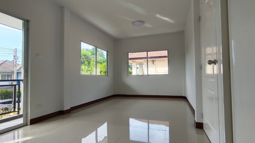 For SaleHousePathum Thani,Rangsit, Thammasat : Single house on the main road, newly renovated, ready to move in, quiet atmosphere, not crowded