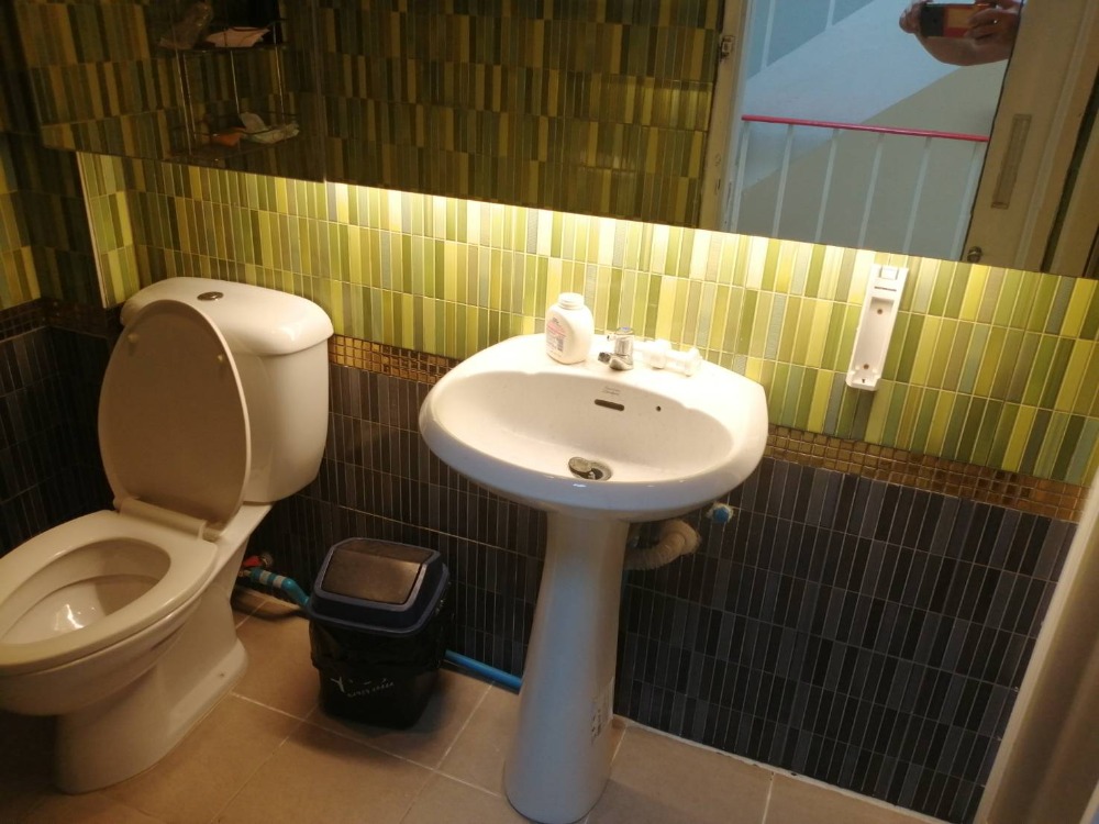 ขายอาคารพาณิชย์แจ้งวัฒนะ เมืองทอง : อาคารพาณิชย์ 3 ชั้น ต.บ้านใหม่ อ.ปากเกร็ด ทำเลค้าขาย ราคาต่ำกว่าทุน