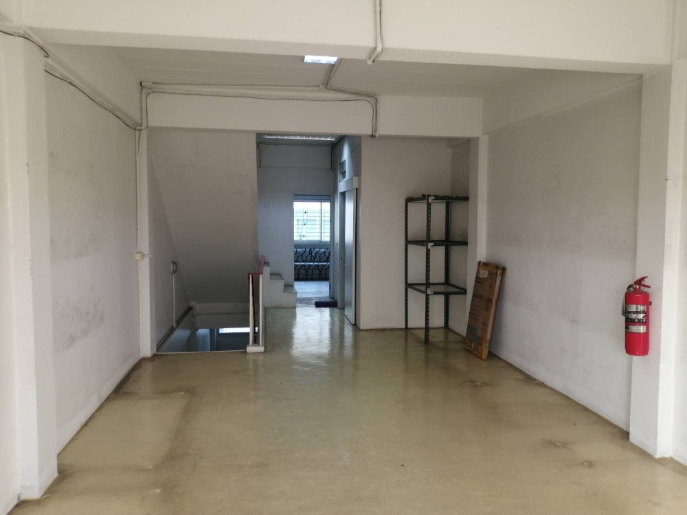 ขายอาคารพาณิชย์แจ้งวัฒนะ เมืองทอง : อาคารพาณิชย์ 3 ชั้น ต.บ้านใหม่ อ.ปากเกร็ด ทำเลค้าขาย ราคาต่ำกว่าทุน