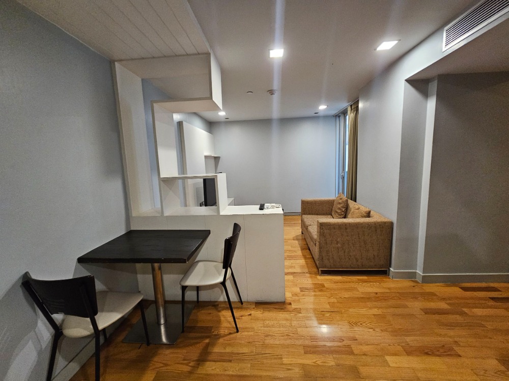 (for rent) Quad Silom ใกล้รถไฟฟ้า BTS ช่องนนทรี Loading...