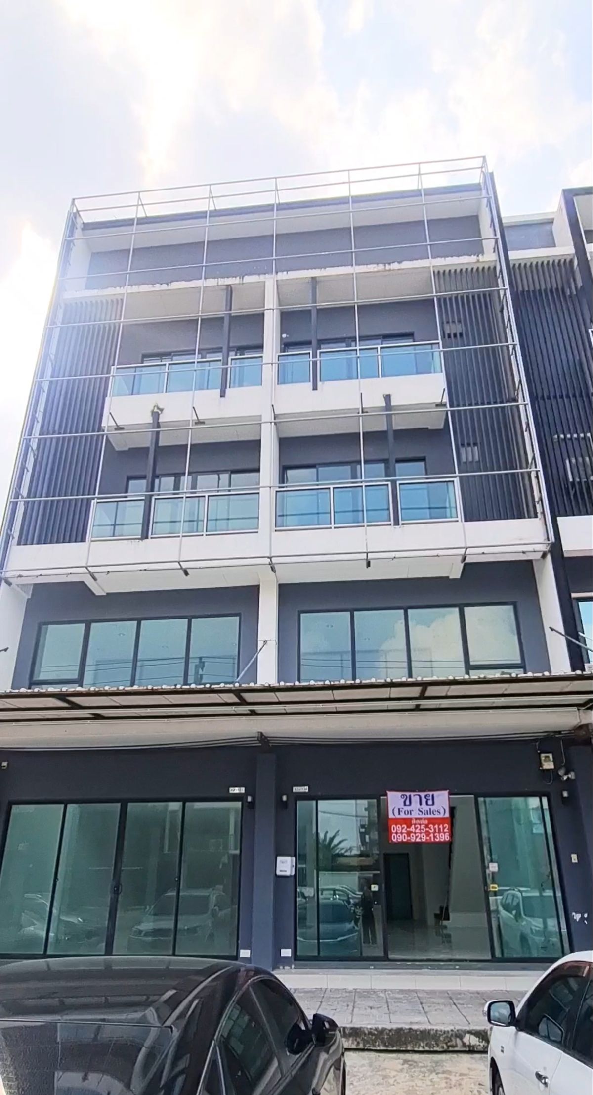 ขายอาคารพาณิชย์บางนา แบริ่ง ลาซาล : ทาวโฮม 4 ชั้นติดถนนใหญ่