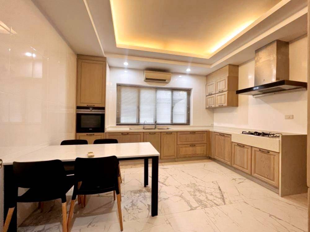 ให้เช่าบ้านสุขุมวิท อโศก ทองหล่อ : Luxury 5bedroom house for rent
