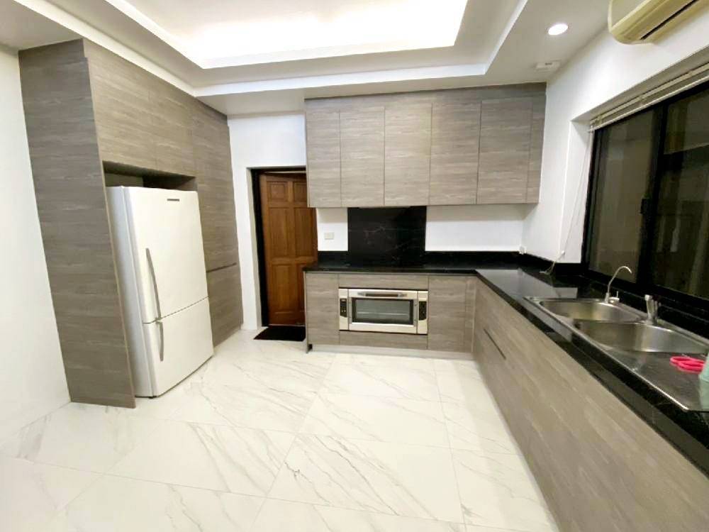ให้เช่าบ้านสุขุมวิท อโศก ทองหล่อ : Luxury 5bedroom house for rent