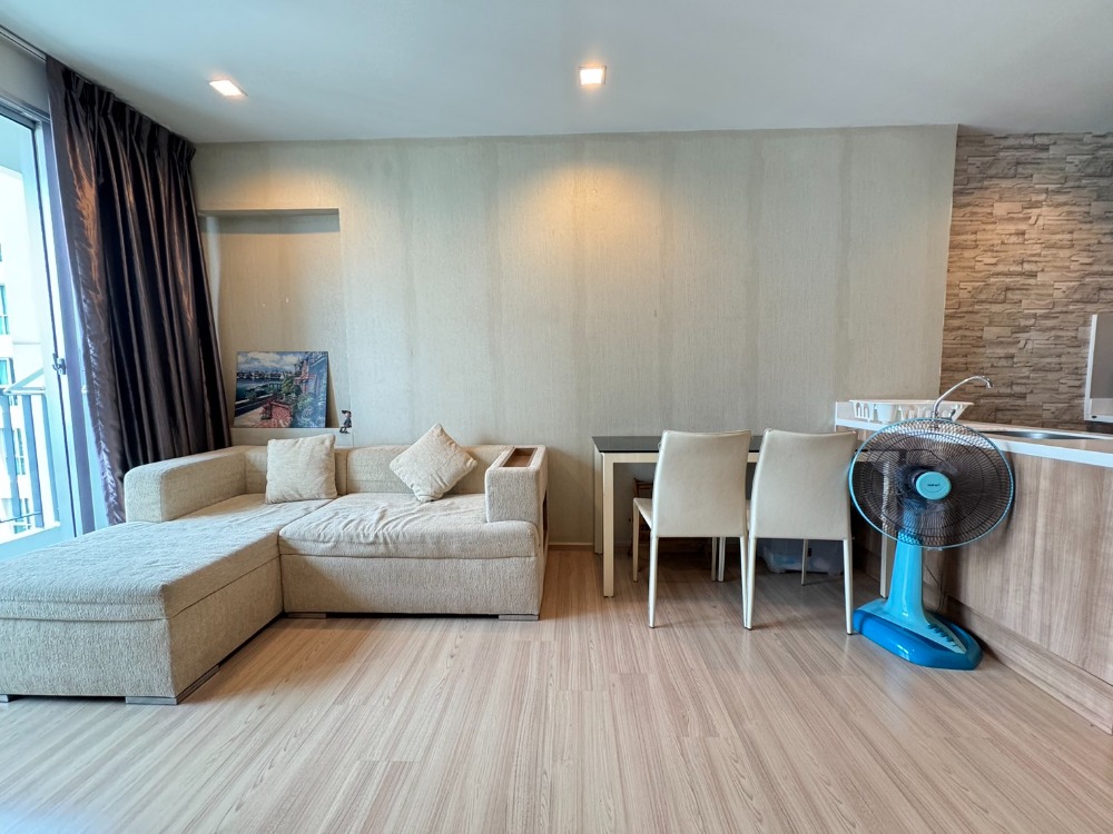 ให้เช่าคอนโดสาทร นราธิวาส : Rhythm Sathorn ห้องว่างพร้อมให้เช่า, วิวแม่น้ำ เฟอนิเจ้อครบ ใกล้ bts สะพานตากสิน