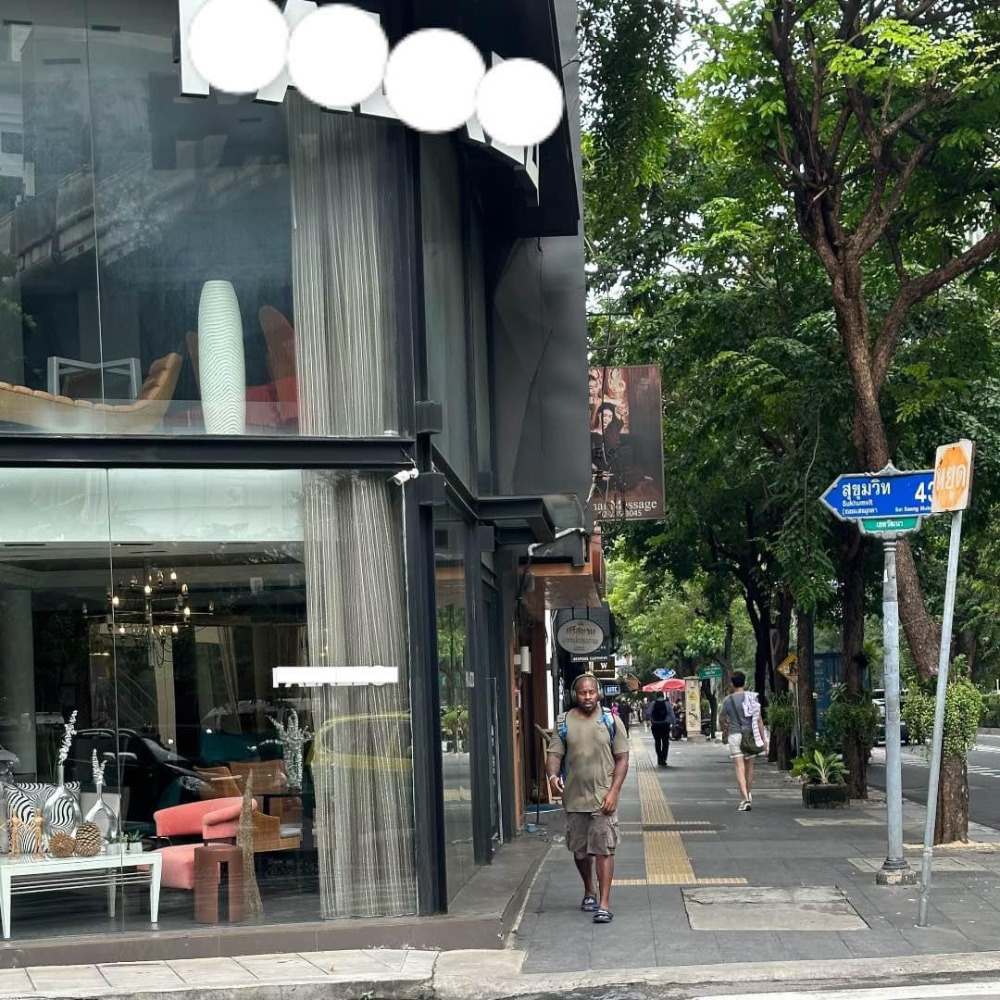 ให้เช่าอาคารพาณิชย์สุขุมวิท อโศก ทองหล่อ : Shophouse Prompong Sukhumvit 43: 3storey 325sqm. prompong 590,000/mth. Am: 0656199198