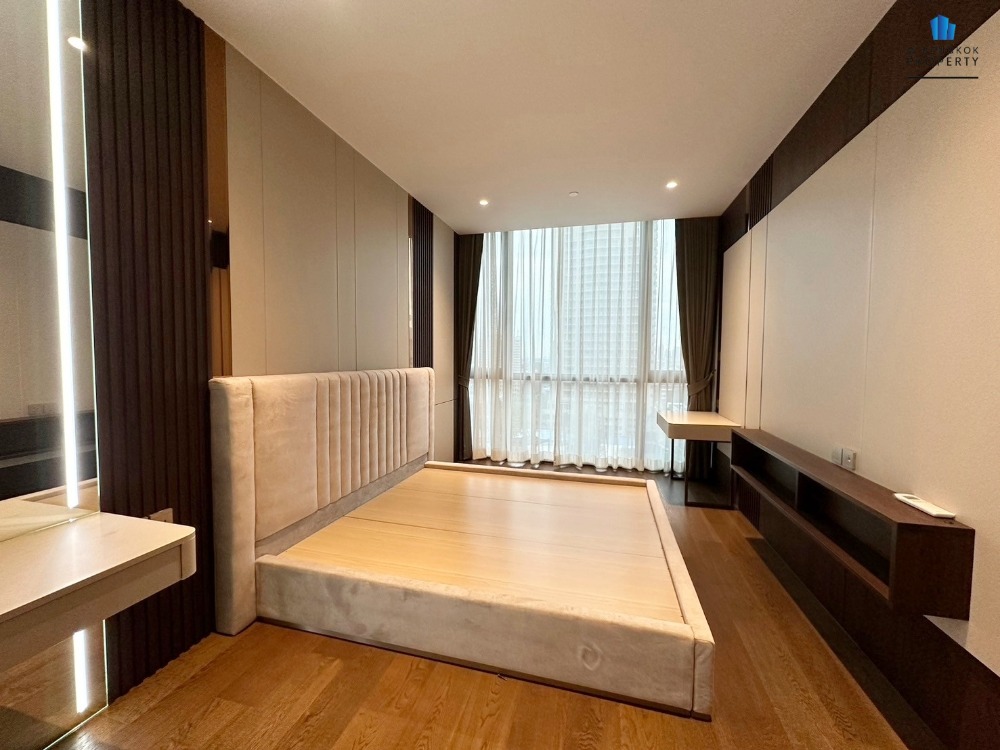 For SaleCondoSathorn, Narathiwat : Hi-end Condo for sale, Supalai Icon Sathorn, 3-Bed, 3-Bath, 115 sq m., Fully-Decorated, swimming pool view, very beautiful, in the heart of Sathorn