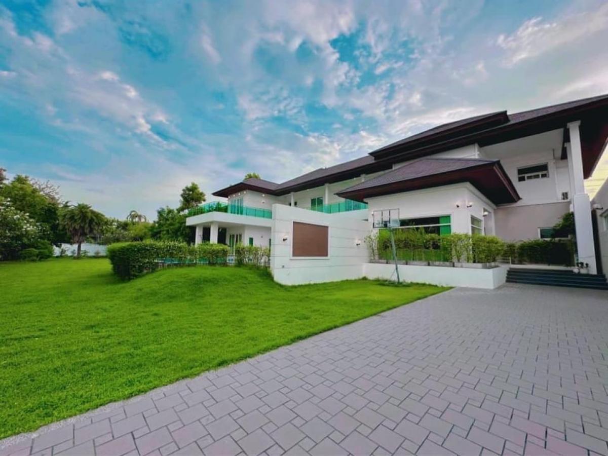 ให้เช่าบ้านสมุทรปราการ สำโรง : 🏡 บ้านหรูให้เช่าในสนามกอล์ฟ Windmill ถนนบางนา-ตราด 🏑📍 ที่ตั้ง: สนามกอล์ฟ Windmill ถนนบางนา-ตราด กม. 10.5