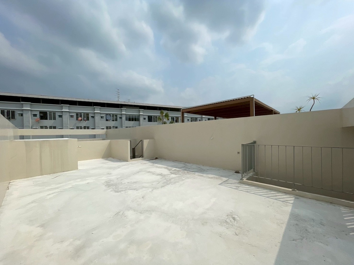 For SaleTownhomeLadprao101, Happy Land, The Mall Bang Kapi : 🔥 Loss Sale – Only 15.79 MB, Luxury  Townhouse with Private elevator - THER LADPRAO 93