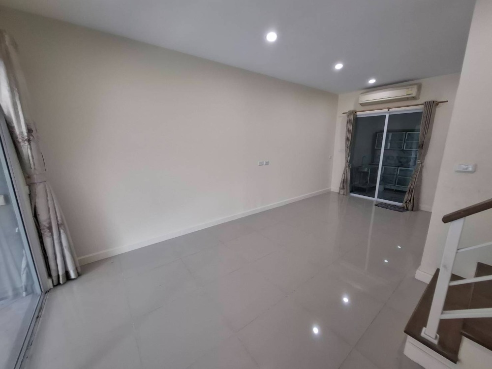 For SaleTownhomePattanakan, Srinakarin : P-1239 Urgent sale/rent, Townhome, Villette Light Village, Phatthanakan 38