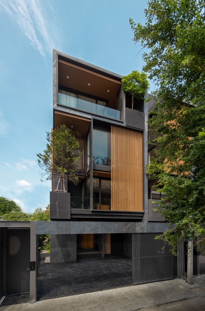 For SaleTownhomeLadprao101, Happy Land, The Mall Bang Kapi : Last unit #Ready to move in‼️ 3.5-storey luxury townhouse in Soi Lat Phrao 122 🔺Price 44.9 million🔺