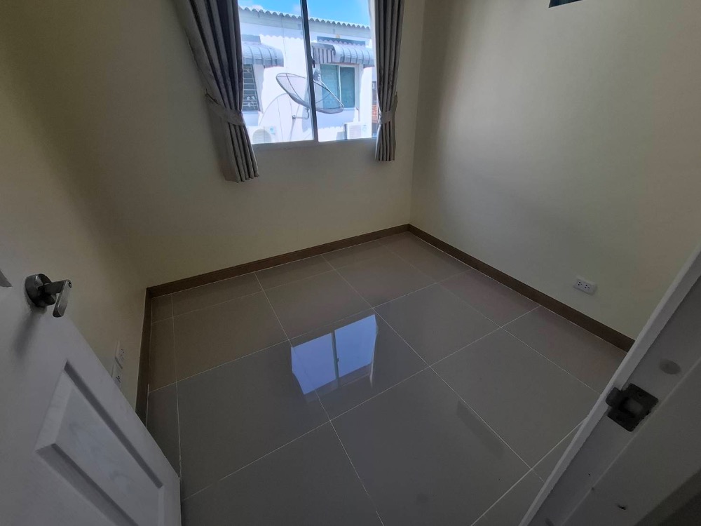 For RentTownhomePattanakan, Srinakarin : P-1239 Urgently for rent, Townhome, Villette Light Village, Phatthanakan 38, ready to move in
