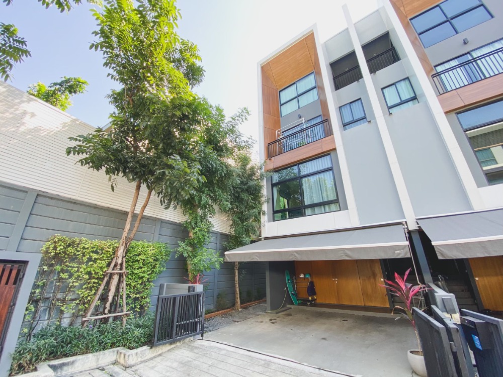 ขายทาวน์โฮมพัฒนาการ ศรีนครินทร์ : T7151067 ขาย ทาวน์โฮม Arden Pattanakarn (อาร์เด้น พัฒนาการ) พื้นที่ 30.5 ตรว
