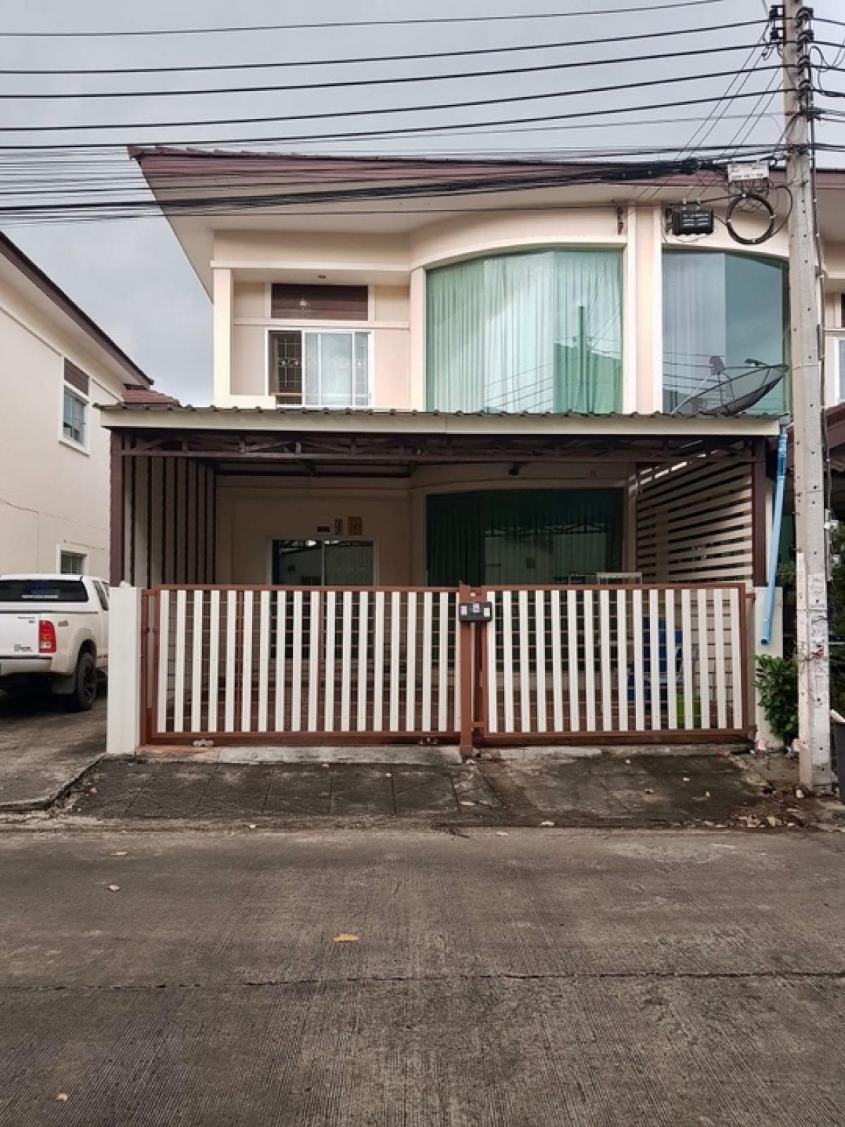 ให้เช่าทาวน์โฮมลาดกระบัง สุวรรณภูมิ : ให้เช่า ทาวน์เฮ้าส์ หมู่บ้านราชพฤกษ์ ถนนฉลองกรุง ใกล้นิคมลาดกระบัง