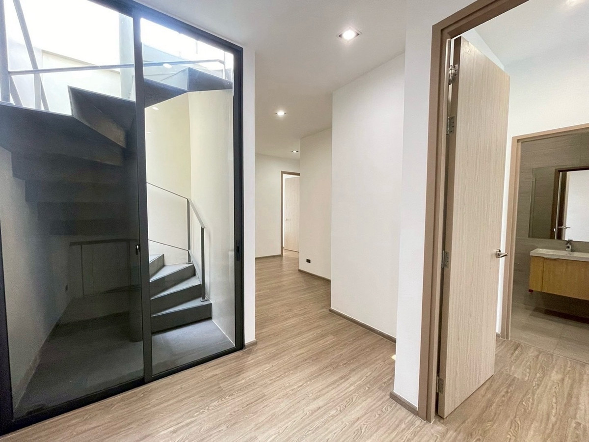 For SaleTownhomeLadprao101, Happy Land, The Mall Bang Kapi : 🔥 Loss Sale – Only 15.79 MB, Luxury  Townhouse with Private elevator - THER LADPRAO 93