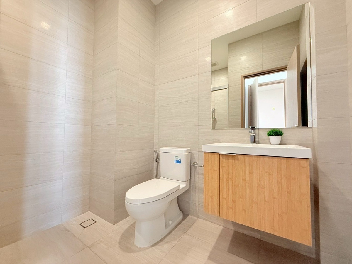 For SaleTownhomeLadprao101, Happy Land, The Mall Bang Kapi : 🔥 Loss Sale – Only 15.79 MB, Luxury  Townhouse with Private elevator - THER LADPRAO 93