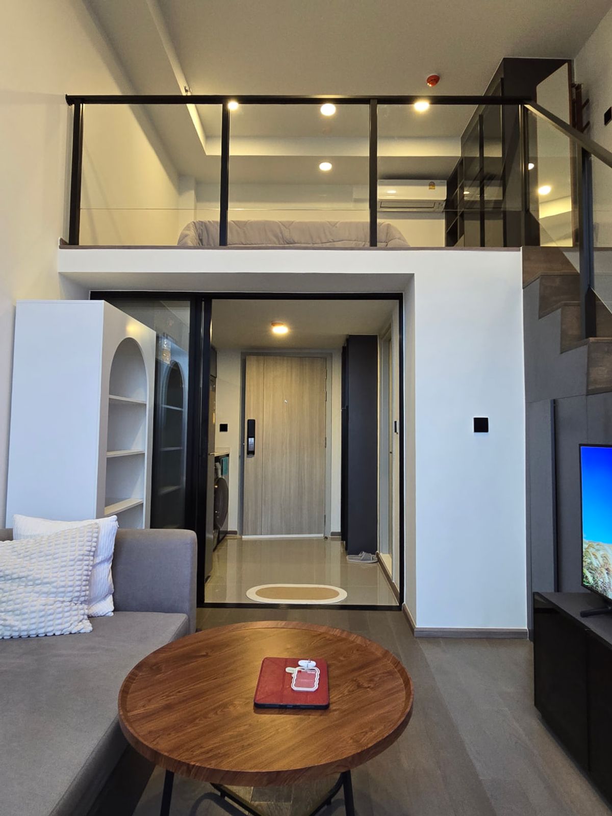 For RentCondoSiam Paragon ,Chulalongkorn,Samyan : Park Origin Chula Samyan【𝐑𝐄𝐍𝐓】🔥 1L bedroom, minimalist style, 2 floors, size 34 sq m.🔥 Contact Line ID: @hacondo