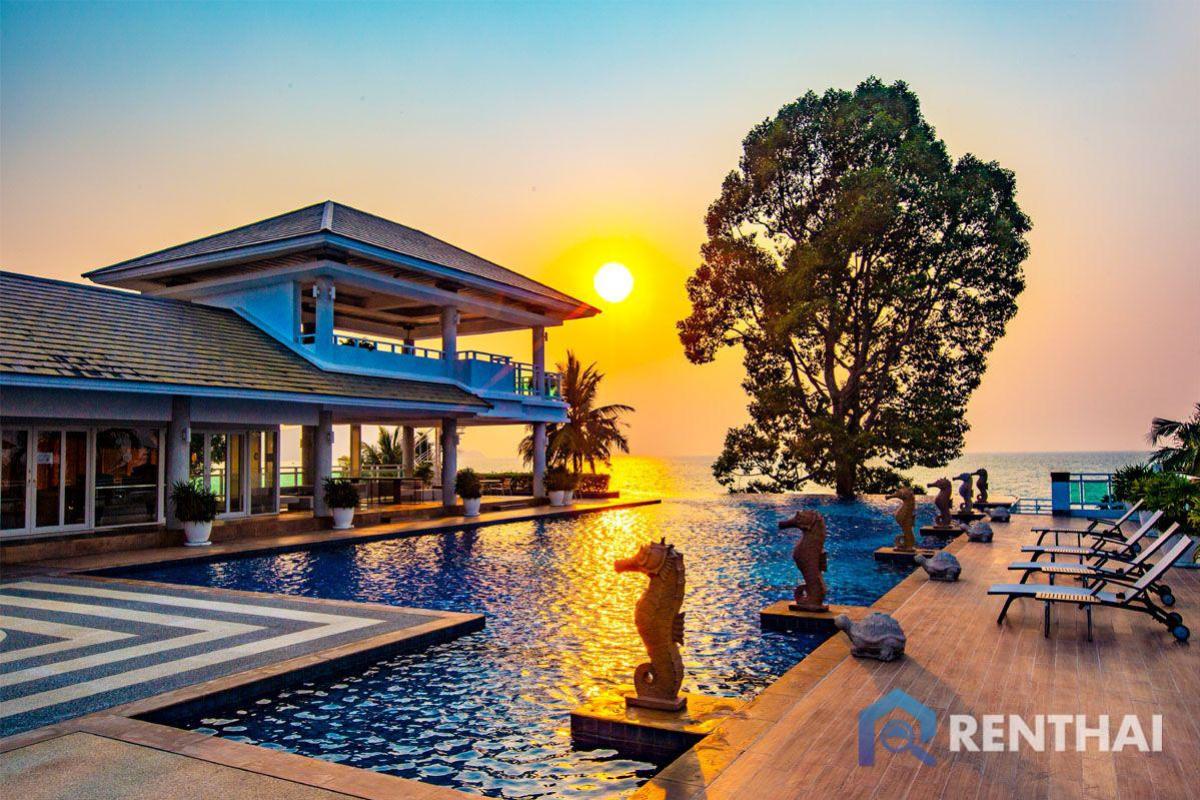 For SaleHousePattaya, Bangsaen, Chonburi : Modern private pool villa at Beachfront