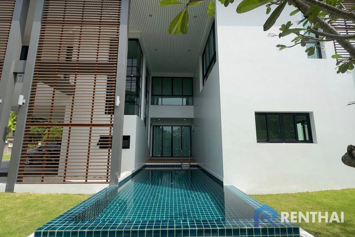 For SaleHousePattaya, Bangsaen, Chonburi : Modern private pool villa at Beachfront