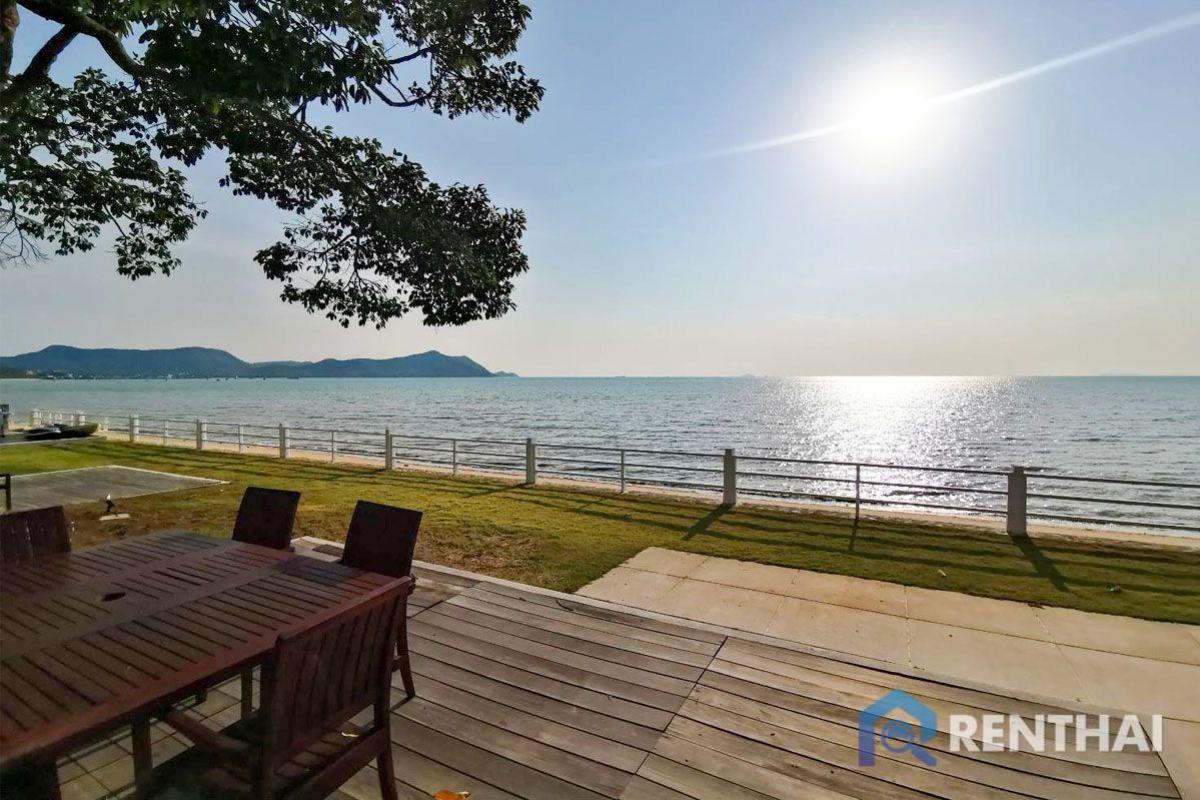 For SaleHousePattaya, Bangsaen, Chonburi : Modern private pool villa at Beachfront