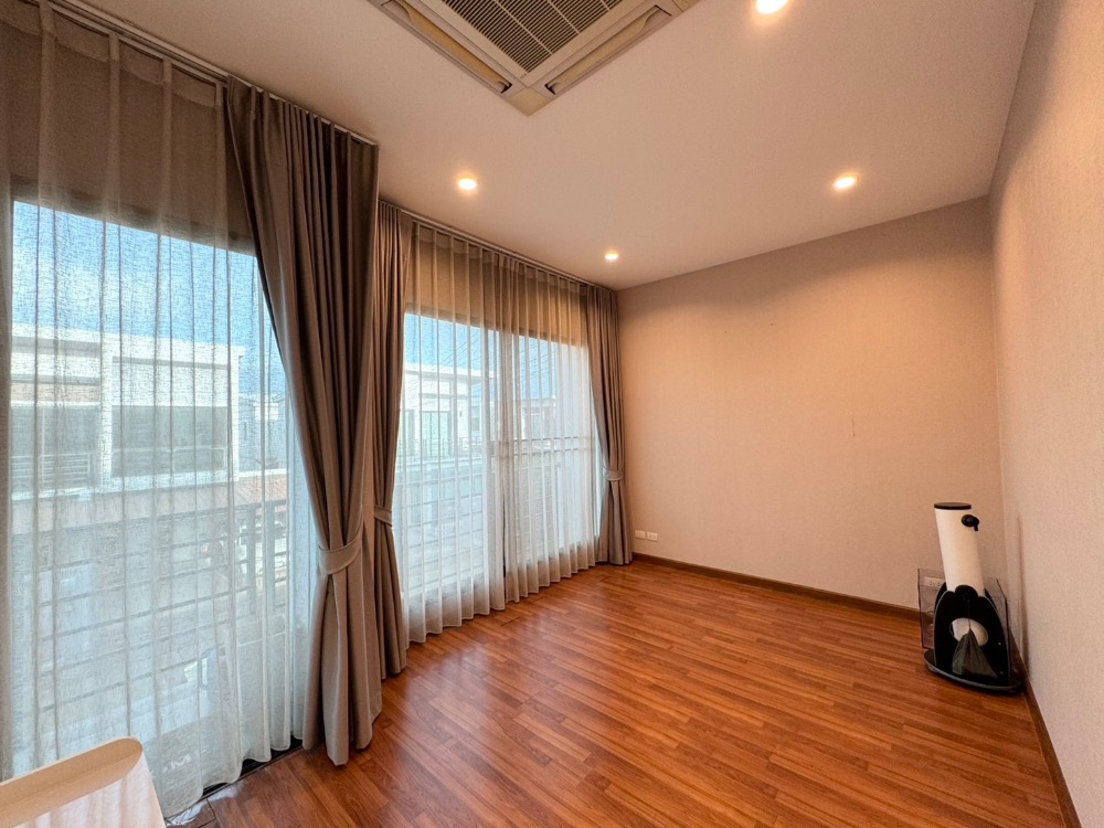 For SaleHouseLadkrabang, Suwannaphum Airport : P-2621 Urgent sale! Twin house, Pruksa WE/2 On Nut Rama 9, corner house, best price in the project, near Airport Link