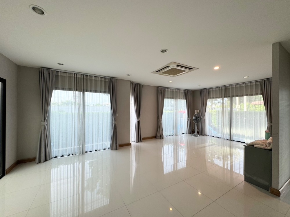 For SaleHouseLadkrabang, Suwannaphum Airport : P-2621 Urgent sale! Twin house, Pruksa WE/2 On Nut Rama 9, corner house, best price in the project, near Airport Link