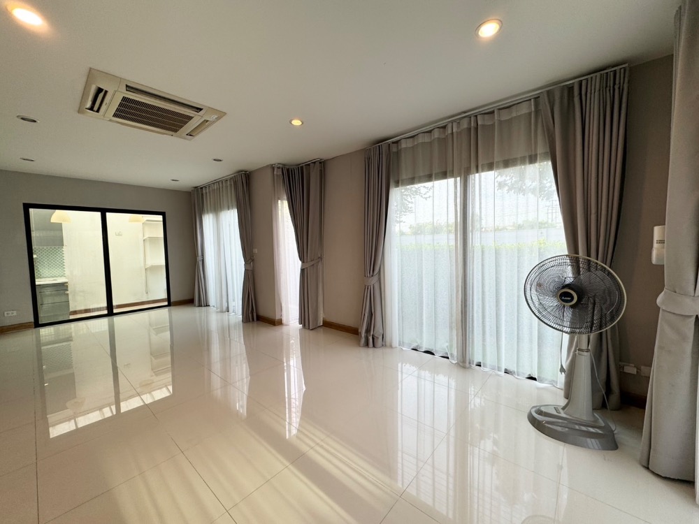 For SaleHouseLadkrabang, Suwannaphum Airport : P-2621 Urgent sale! Twin house, Pruksa WE/2 On Nut Rama 9, corner house, best price in the project, near Airport Link