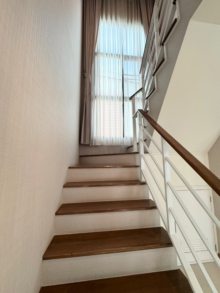 For SaleHouseLadkrabang, Suwannaphum Airport : P-2621 Urgent sale! Twin house, Pruksa WE/2 On Nut Rama 9, corner house, best price in the project, near Airport Link