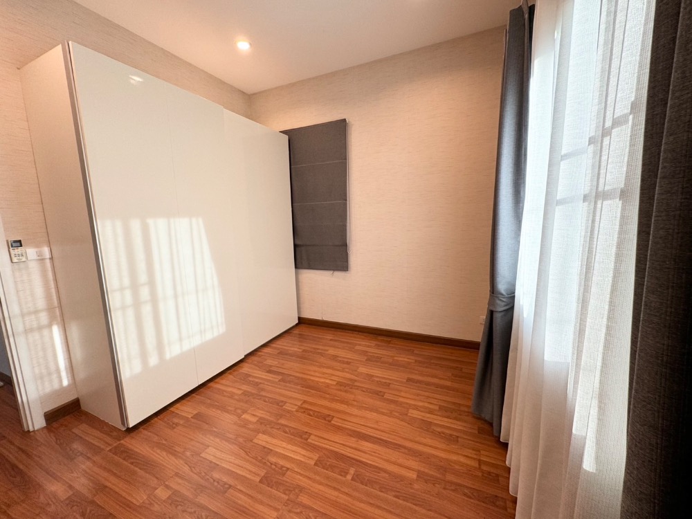 For SaleHouseLadkrabang, Suwannaphum Airport : P-2621 Urgent sale! Twin house, Pruksa WE/2 On Nut Rama 9, corner house, best price in the project, near Airport Link