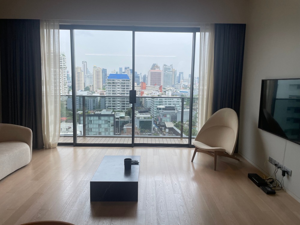 ขายคอนโดสุขุมวิท อโศก ทองหล่อ : Super Luxury condo in heart of Thonglor, well-decorated, amazing view, good maintain building ✨Tela Thonglor✨ 2 beds, 2 baths, Near BTS Thonglor, High floor, Non-blocking view, Tel.0982645161