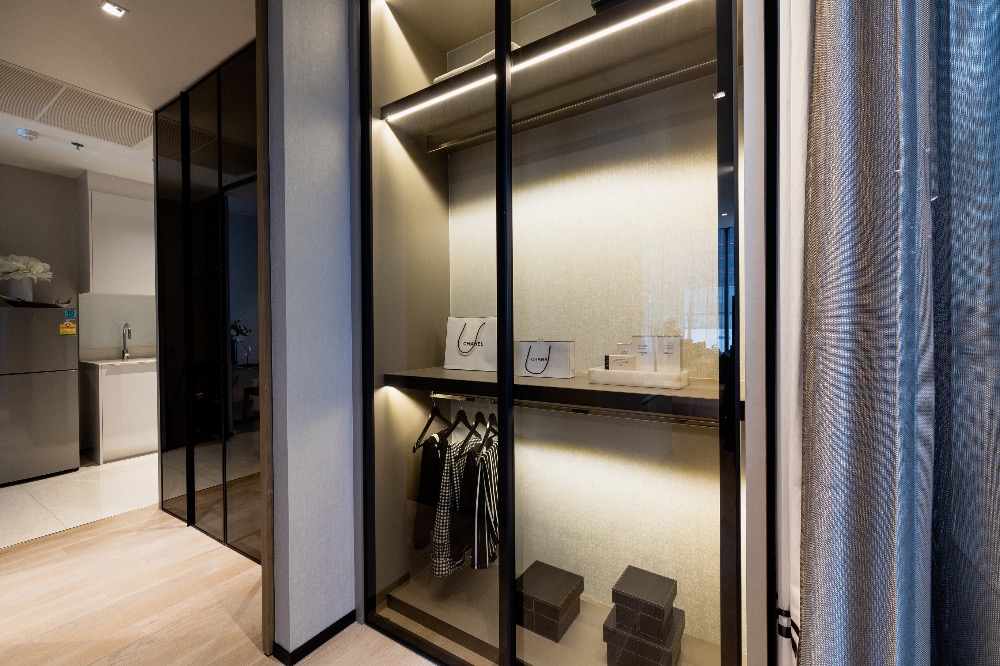 For SaleCondoSilom, Saladaeng, Bangrak : 🔥🔥 𝙁𝙊𝙍 𝙎𝘼𝙇𝙀 🔥🔥: 𝐅𝐮𝐥𝐥𝐲 𝐅𝐮𝐫𝐧𝐢𝐬𝐡𝐞𝐝 𝟏𝐁𝐞𝐝, 𝟏𝟎.𝟑𝟖𝐌𝐁, 𝟒𝟗.𝟗𝟗𝐬𝐪.𝐦. 𝐀𝐬𝐡𝐭𝐨𝐧 𝐒𝐢𝐥𝐨𝐦 Contact Khun Nat 𝟎𝟗𝟓𝟗𝟒𝟏𝟓𝟗𝟗𝟗