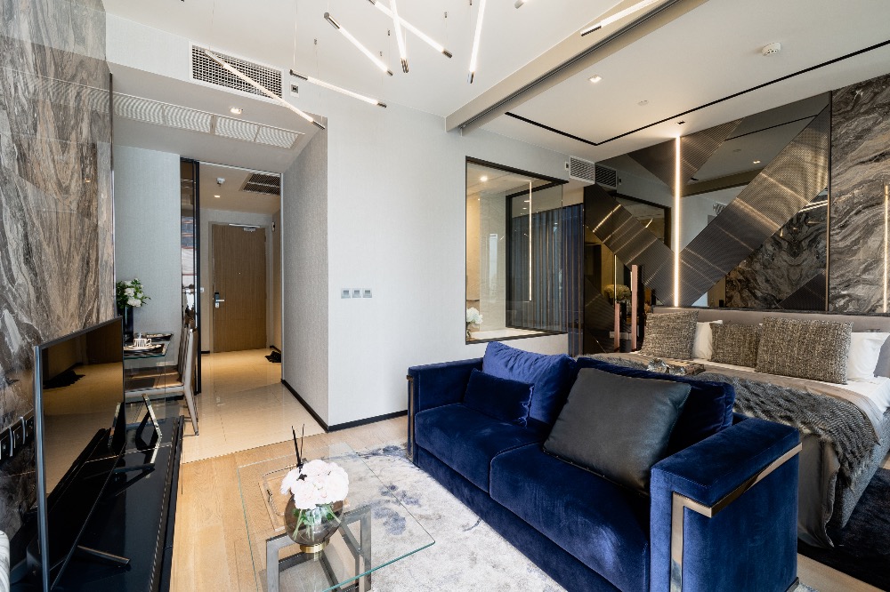 For SaleCondoSilom, Saladaeng, Bangrak : 🔥🔥 𝙁𝙊𝙍 𝙎𝘼𝙇𝙀 🔥🔥: 𝐅𝐮𝐥𝐥𝐲 𝐅𝐮𝐫𝐧𝐢𝐬𝐡𝐞𝐝 𝟏𝐁𝐞𝐝, 𝟏𝟎.𝟑𝟖𝐌𝐁, 𝟒𝟗.𝟗𝟗𝐬𝐪.𝐦. 𝐀𝐬𝐡𝐭𝐨𝐧 𝐒𝐢𝐥𝐨𝐦 Contact Khun Nat 𝟎𝟗𝟓𝟗𝟒𝟏𝟓𝟗𝟗𝟗