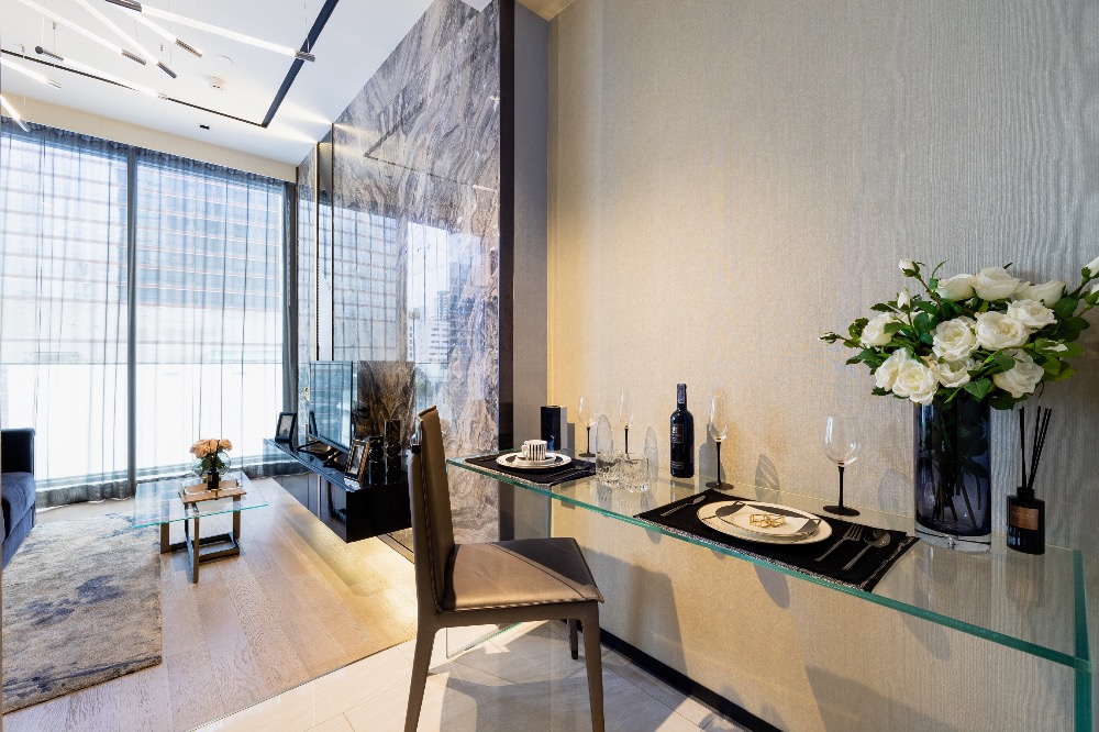 For SaleCondoSilom, Saladaeng, Bangrak : 🔥🔥 𝙁𝙊𝙍 𝙎𝘼𝙇𝙀 🔥🔥: 𝐅𝐮𝐥𝐥𝐲 𝐅𝐮𝐫𝐧𝐢𝐬𝐡𝐞𝐝 𝟐 𝐁𝐞𝐝, 𝟏𝟕.𝟑𝟓𝐌𝐁, 𝟕𝟐.𝟓𝟒𝐬𝐪.𝐦. 𝐀𝐬𝐡𝐭𝐨𝐧 𝐒𝐢𝐥𝐨𝐦 Contact Khun Nat 𝟎𝟗𝟓𝟗𝟒𝟏𝟓𝟗𝟗𝟗