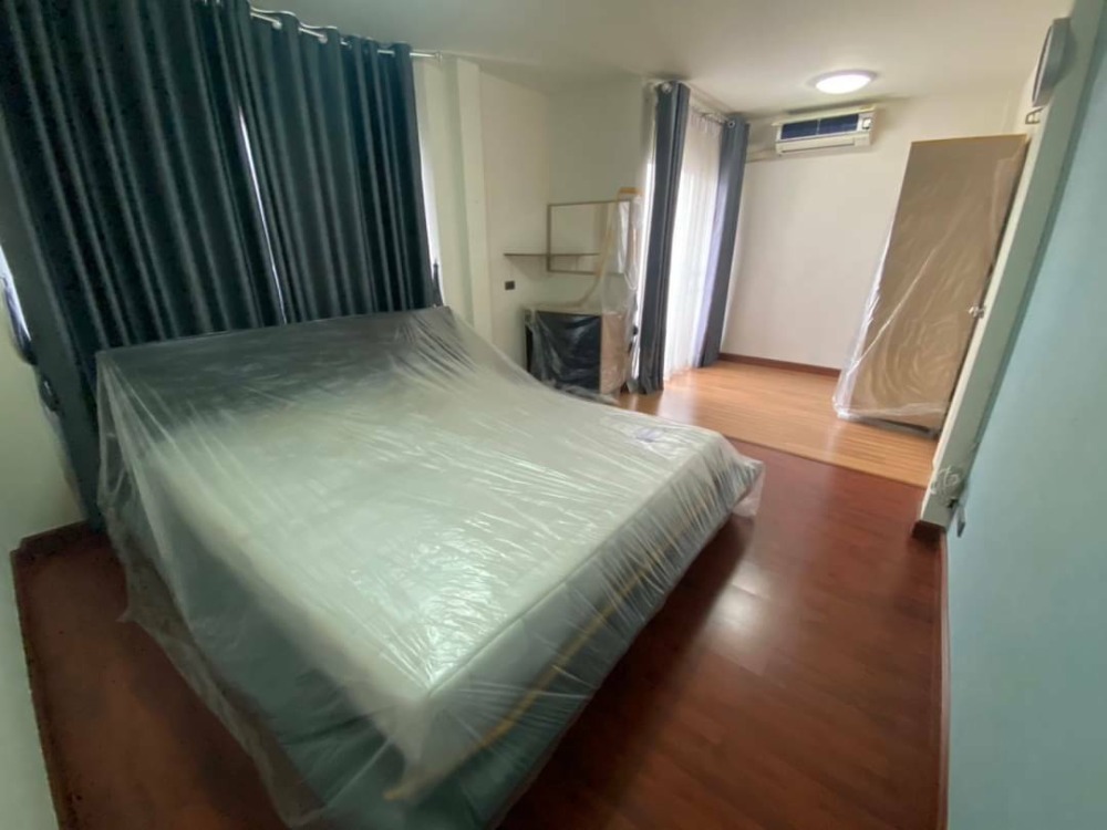 For SaleTownhomeBangna, Bearing, Lasalle : Townhouse for sale, 3 floors, Supalai Ville Village, Soi Bearing 58