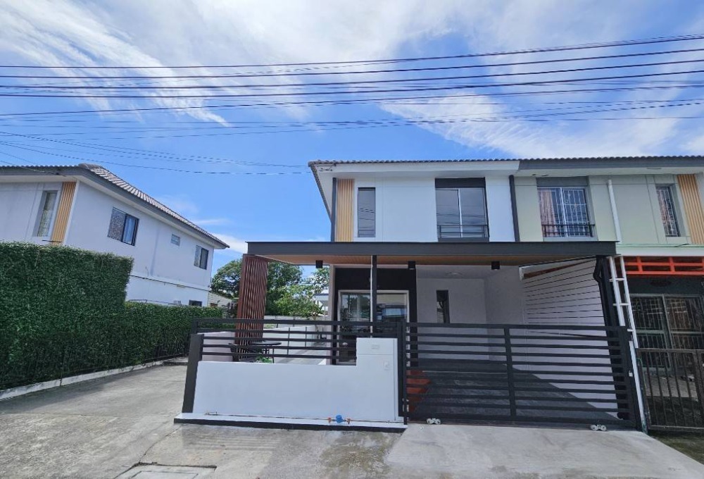 For SaleTownhomeLadkrabang, Suwannaphum Airport : S2833 2-storey townhouse for sale, Baan Pruksa 105 Chalong Krung - Lat Krabang