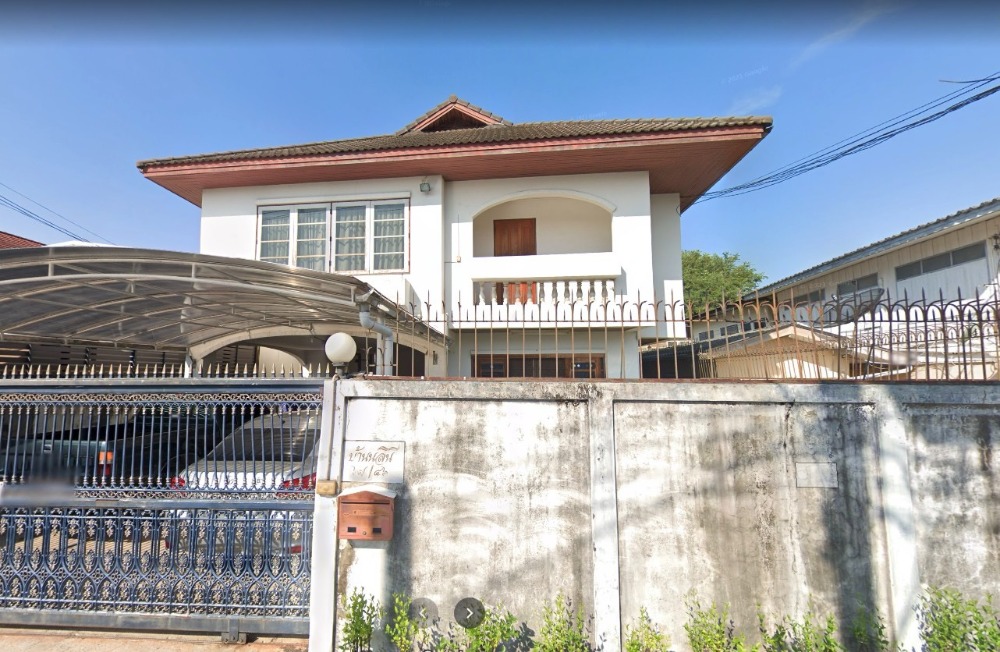 ขายบ้านลาดพร้าว เซ็นทรัลลาดพร้าว : ขายบ้าน 2 ชั้น ซอยลาดพร้าว 35 เข้าซอยเพียง 1.5 km.ใกล้ BTSสถานีภาวนาลาดพร้าว 41พื้นที่ 72 ตรว. ทำเลดีสุดๆบ้านหลังใหญ่พร้อมอยู่